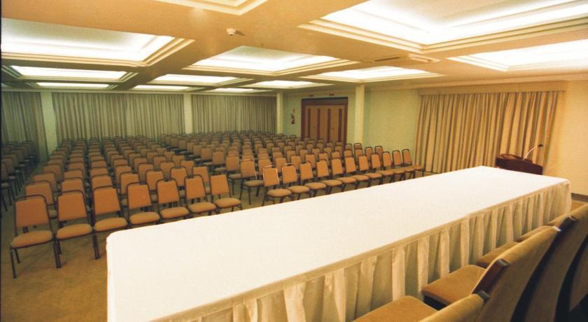 Astron Suites Sao Jose Dos Pinhais By Nobile Ngoại thất bức ảnh